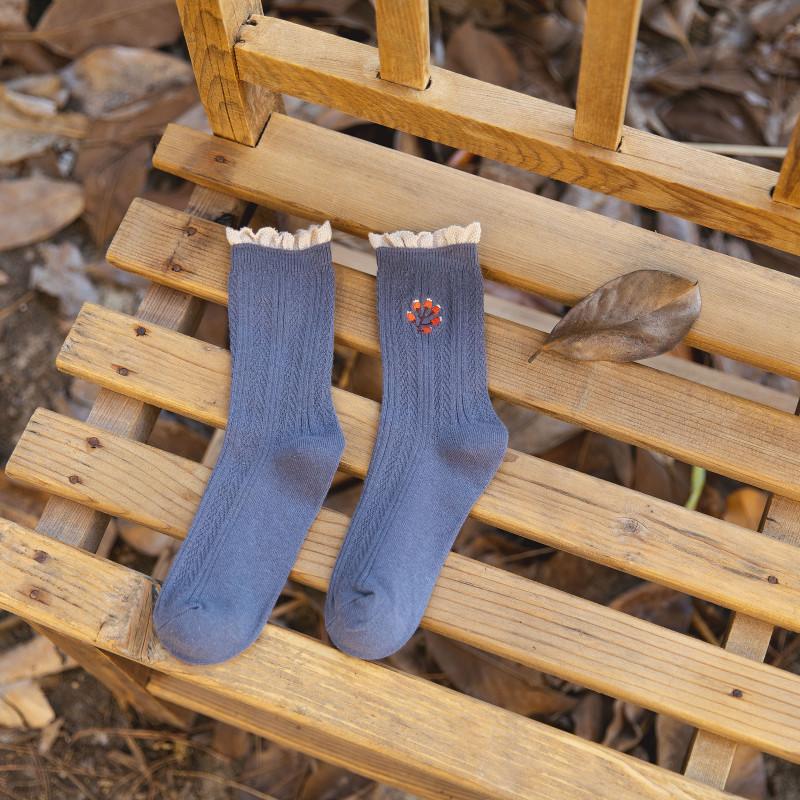 Flower Embroidered Middle Tube Socks Women Autumn Winter Fashion Harajuku Vintage Cotton Long Socks Japanese Kawaii Ruffle Socks