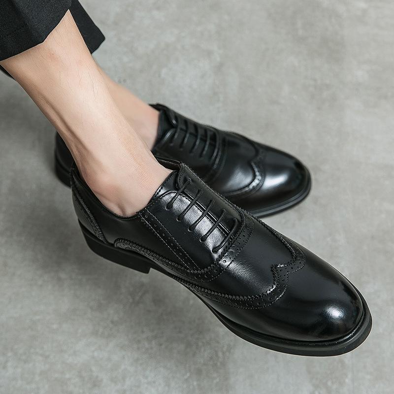 Leather Shoes British Retro Brock Carved Business Dress Casual Inner Height Increase Pointed Breathable Groom Wedding Shoes