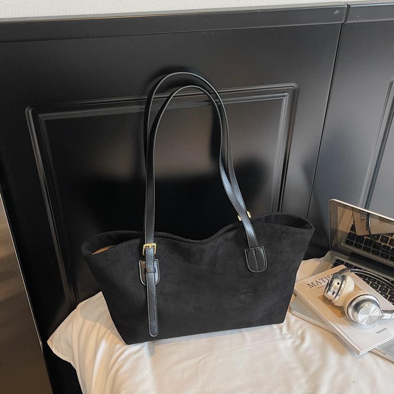 Retro Bag Women's Large-capacity Autumn and Winter Versatile Simple Shoulder Bag Fashionable Commuter Tote Bag