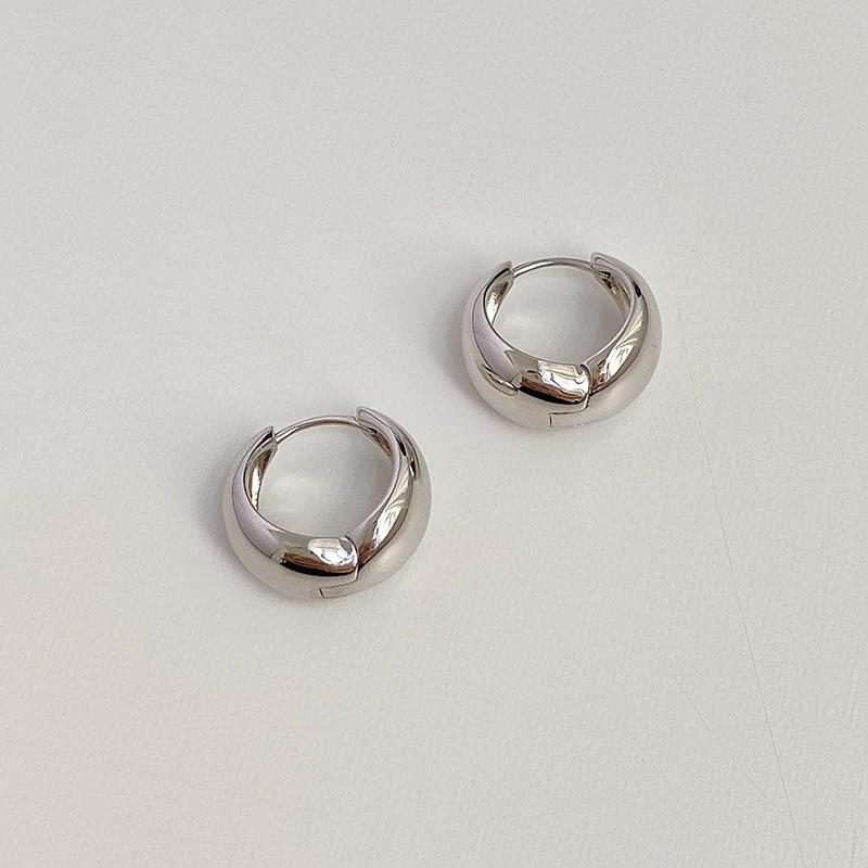 Droplet Ear Buckle Female Niche Design Light Luxury Senior Sense Temperament Simple French Fashion Circle Ins Wind Earrings Studs Versatile Daily Wear