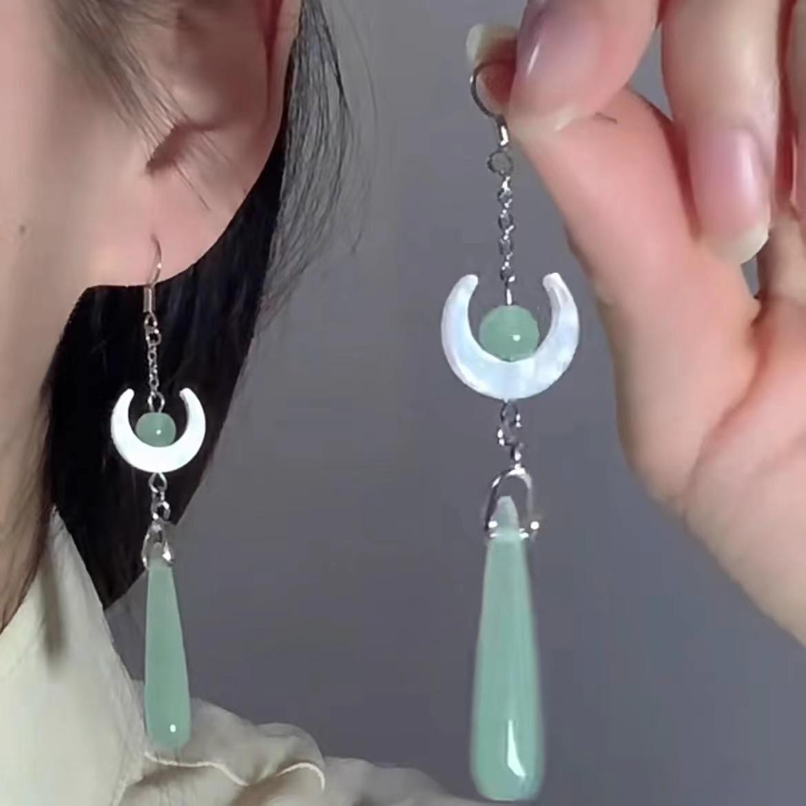 

Antique fringed earrings for women, niche design earrings, cold wind moon water drop earrings 925 silver needle