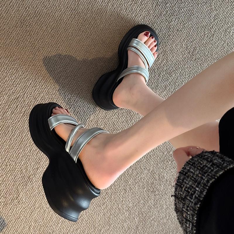 Muffin Thick-bottomed Cool Slippers Women's Summer Wear 2025 New Models with Skirts, Small People, High-end Sense of Fashion, One-word Drag
