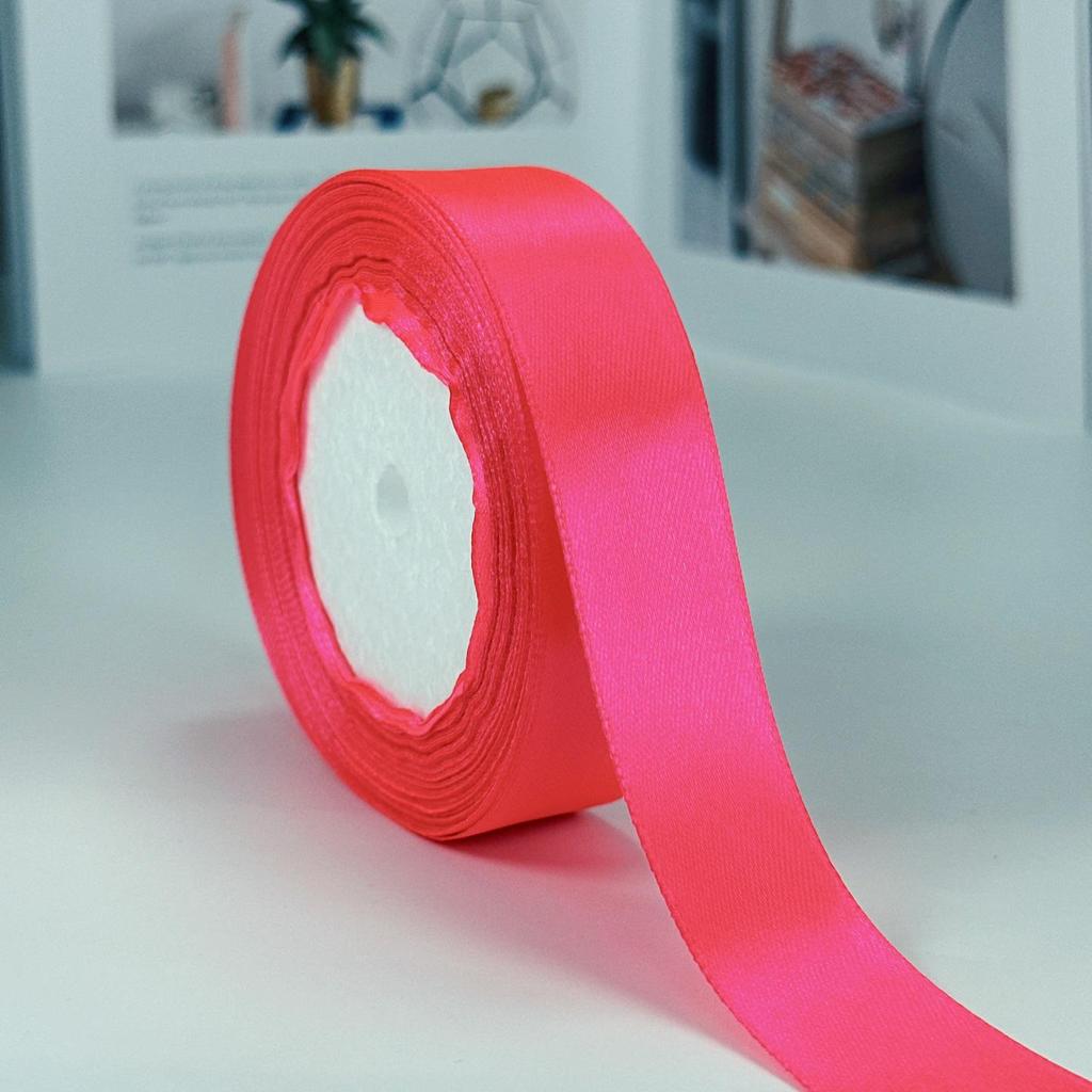 2cm Satynowa Wstążka Jedwabna na Prezent, Dekorację Tortu, Aranżacje Kwiatowe, Kokardy i Odznaki.