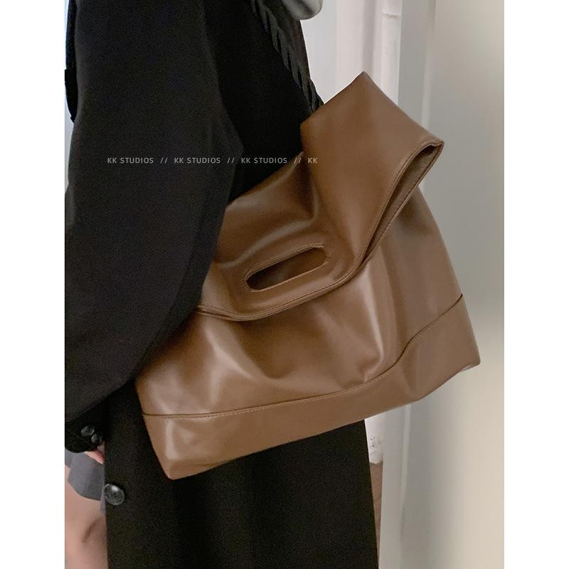 Autumn Retro Large-capacity Underarm Bag, Soft Surface Simple Tote Bag, Fashionable Commuting Crossbody Bag