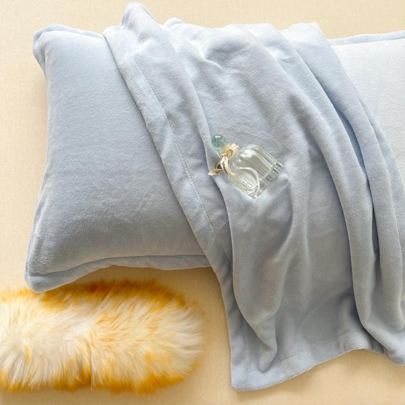 

Однотонная наволочка из молочного бархата Мягкая и удобная светло-хаки наволочка Детская Взрослая Подростковая Несколько размеров Наволочки 40x60cm 2pcs