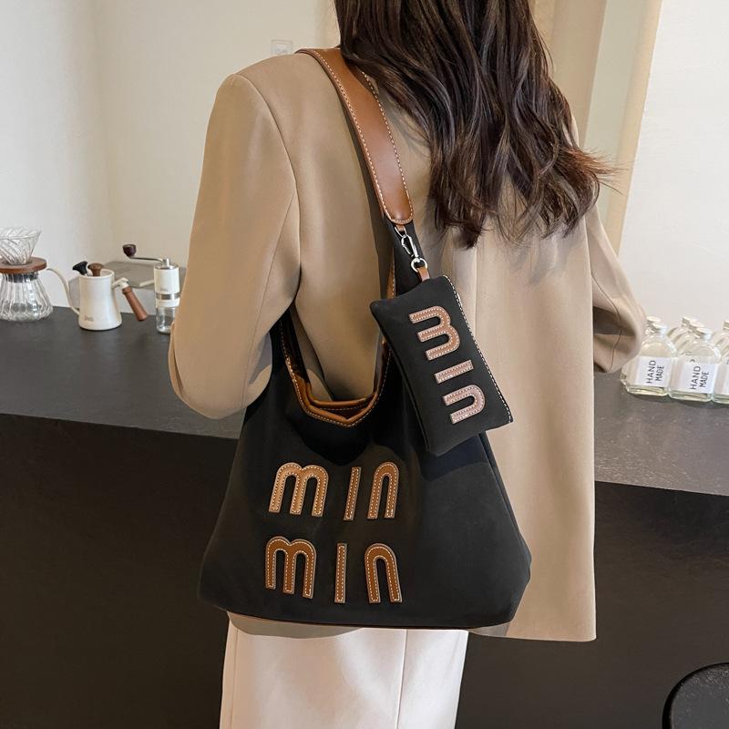 Retro suede underarm bag women's 2025 new fashion casual handbag personalized texture shoulder underarm bag