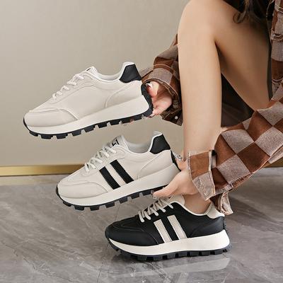 Modne damskie sneakersy Luksusowe skórzane buty codzienne Nowe buty do treningu tenisowego dla kobiet Wysokość platformy Podwyższane wulkanizowane buty Zapatos Mujer