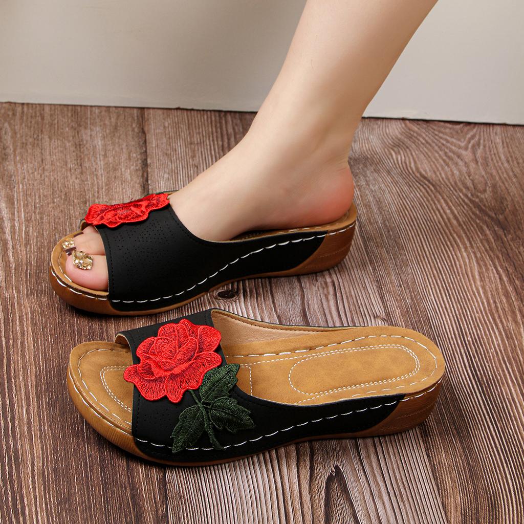 Fashion Women Slippers Retro Summer Comfortable Designer Shoes Women Trend Slip On Wedge Sandals Platform Outdoor Slippers Slides Women