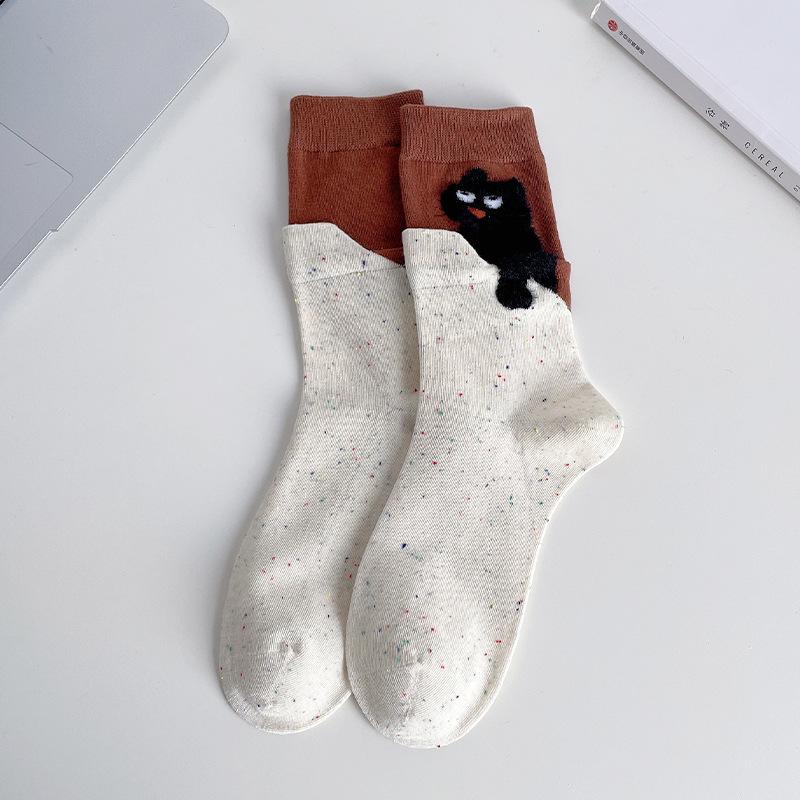Cartoon Kitten Mid-Calf Socks: Cute Korean-Style Fuzzy Warm Women's Socks for Autumn and Winter