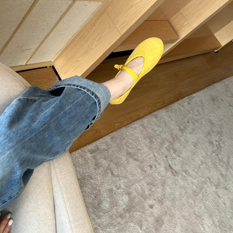 

2025 весна и осень новые туфли Мэри Джейн с ремешком на один слог, женские туфли-балетки с мелким вырезом, плоские красные туфли из маленькой кожи 39 жёлтый