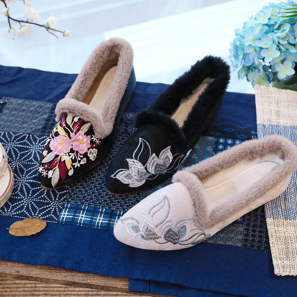 plush burrs pointed shoes, embroidered cloth shoes, fashion warm home shoes, ethnic style women's shoes cotton drag women's cotton shoes