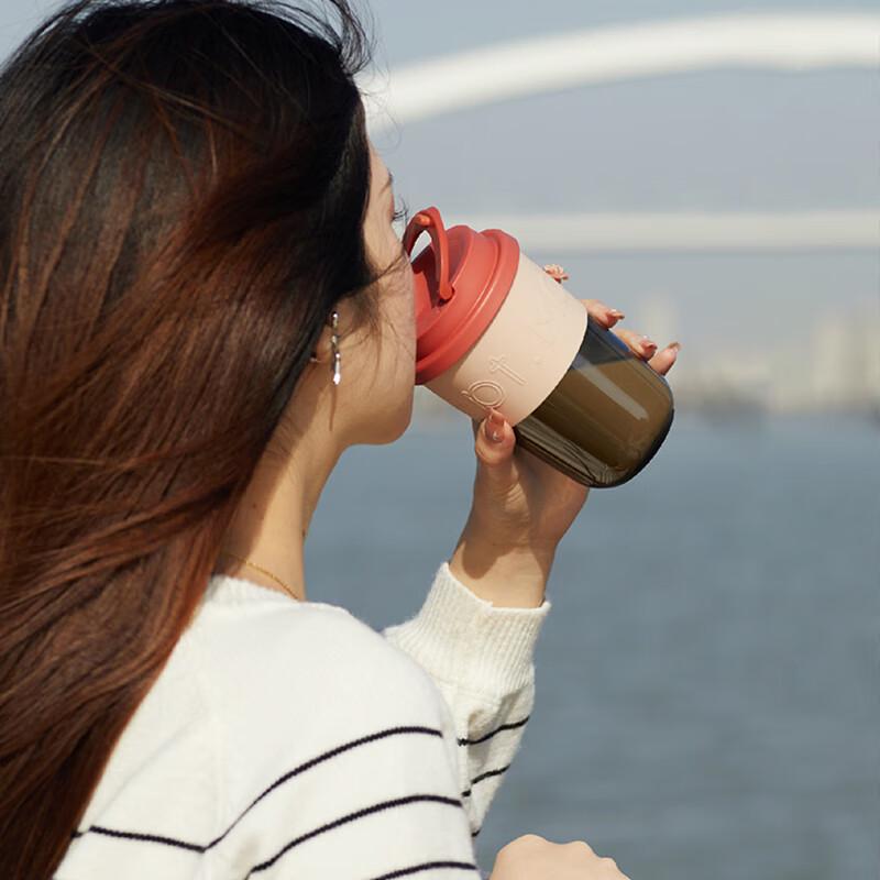 

MOMOCONCEPT Ceramic Lined Travel Coffee Cup