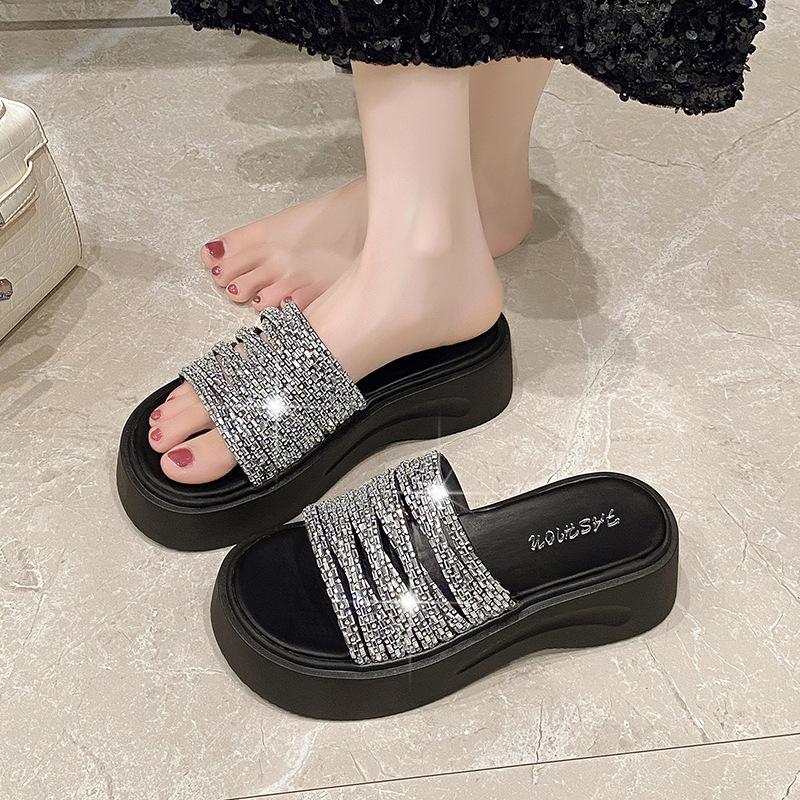 Summer new casual and comfortable thick-bottomed rhinestone slippers women's outer wear temperament round head flat bottom cool slippers