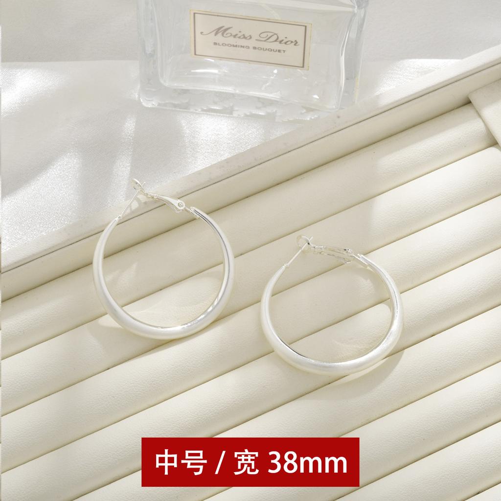 European and American Exaggerated Circle Earrings, High-end Sense, Personalized Brushed Light Luxury Earrings, Large Circle Temperament