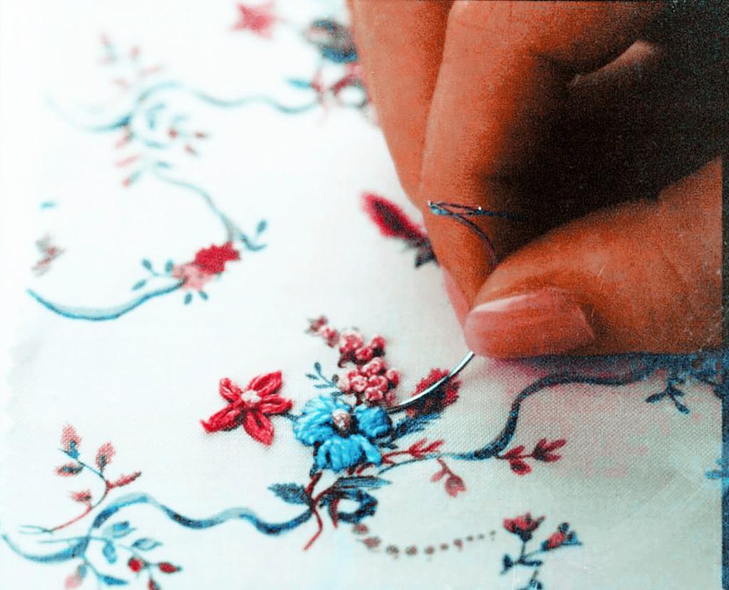 Clover Curved Needle Fine Assortment 57-233