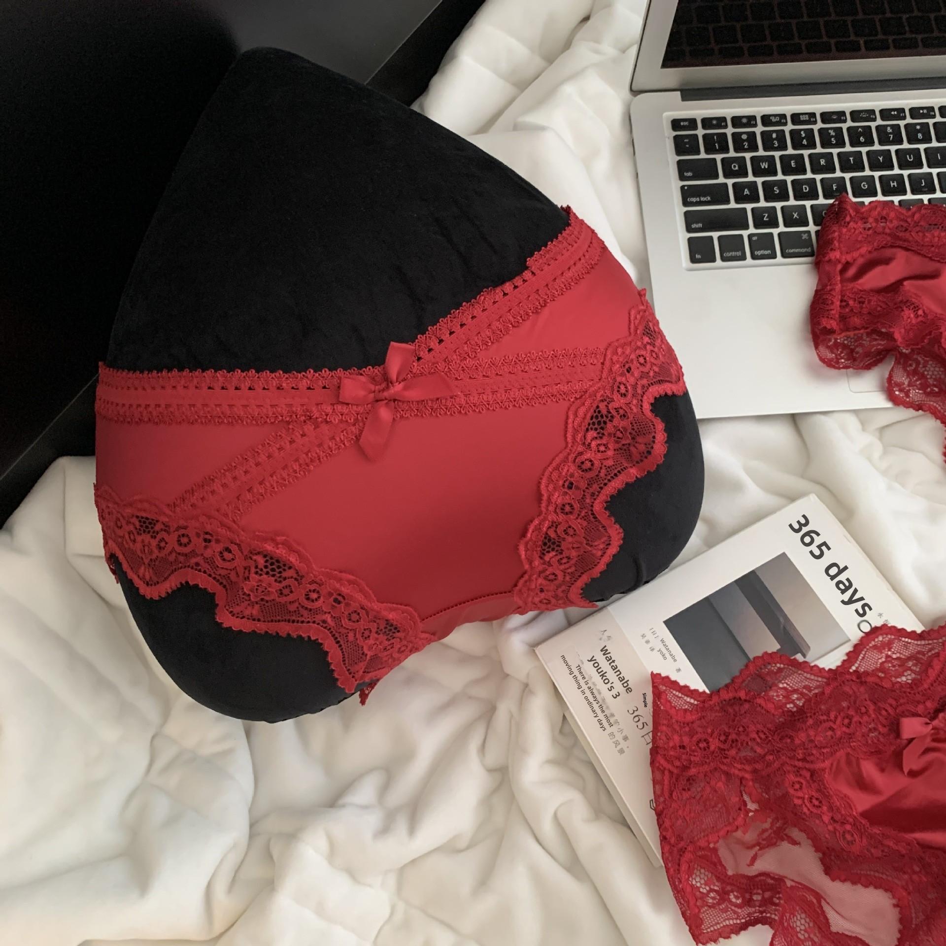 

Жіночі весняно-осінні сексуальні червоні мереживні трусики з низькою посадкою на рік народження для весілля L