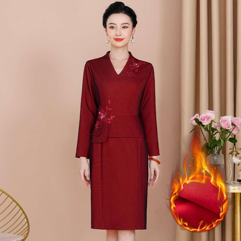 2025 Autumn Elegant Slimming Two-Piece Style Dress for Middle-Aged and Elderly Women