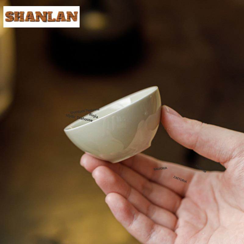 HOYIHM 2pc/lot Honey-glazed Teacup Creative Tea Bowl Jug Tea-tasting Smelling Cup Chazhan Master Cups Ceremony Decoration 35ml