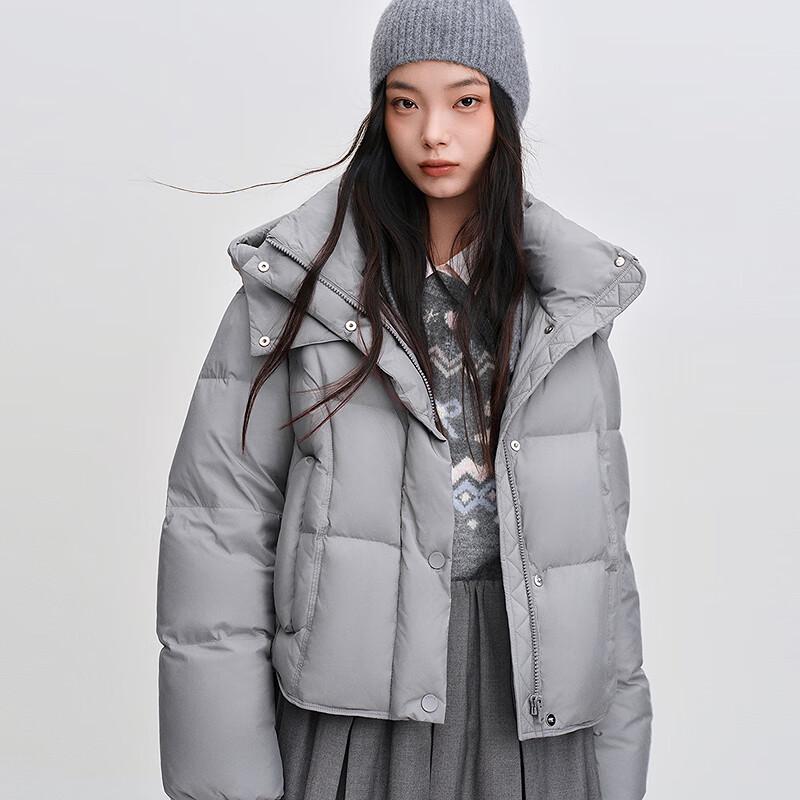 

Жіноча пуховик з капюшоном Ledian S