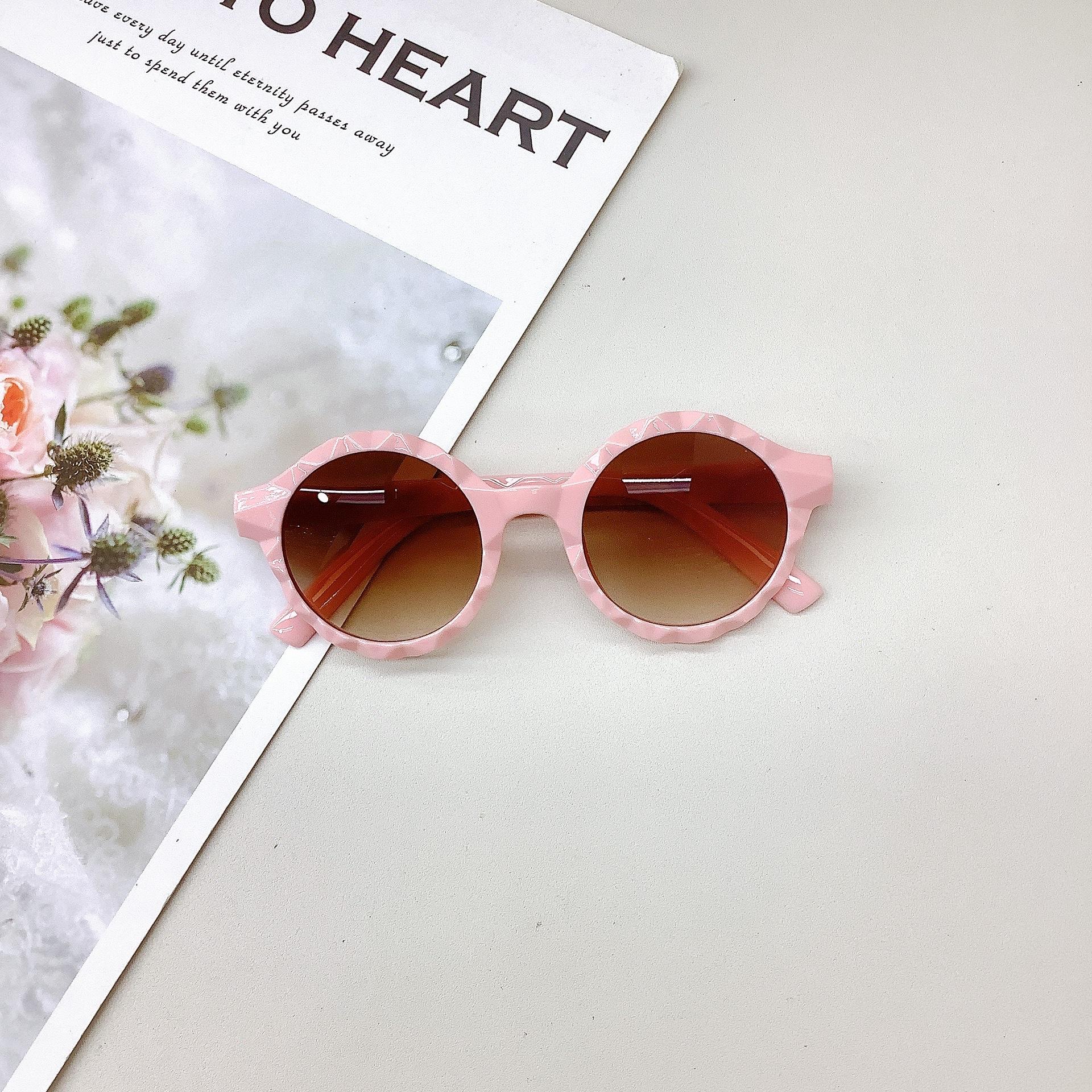 

Модные детские солнцезащитные очки с круглой оправой для девочек, симпатичные солнцезащитные очки для защиты глаз, вогнутая форма, защита от ультрафиолета, очки для мальчиков