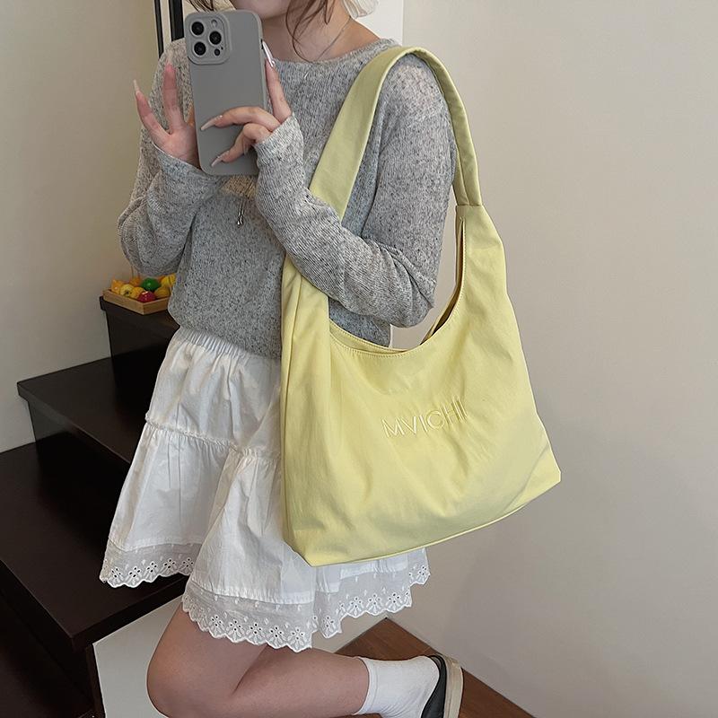 Large-capacity tote bag for women, Korean niche simple letter shoulder bag for commuting to work, large-capacity tote bag
