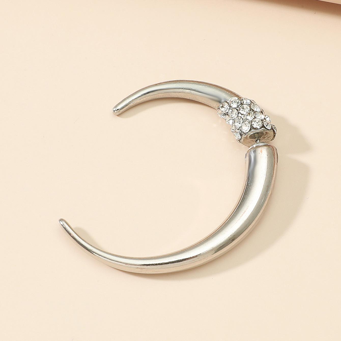 

Увеличенные передние и задние серьги с шипами из коровьего рога для женской моды, простые и блестящие серьги, персонализированные серьги в стиле панк 5*4.5cm бистр