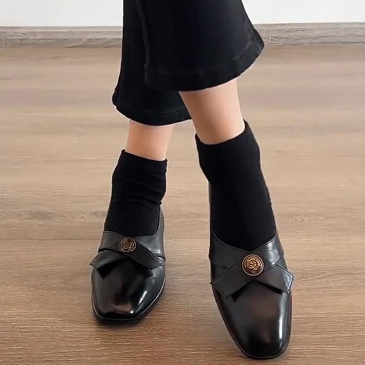 Cowhide version~ retro shallow mouth small leather shoes gold coin square head low heel grandma shoes one pedal black single shoes loafers
