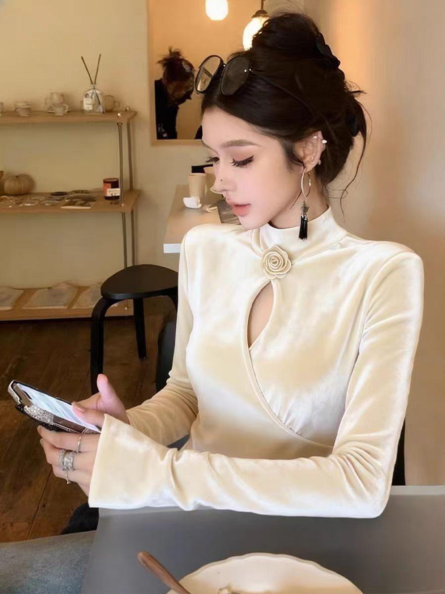 

White 3D Floral Velvet Slimming Hollow-Out Women s Winter 2025 Base Layer Top Small