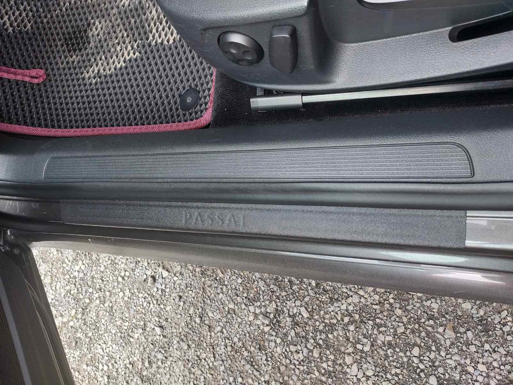 

Накладки на пороги DDU (4 шт, пластик) для Volkswagen Passat СС 2008- гг