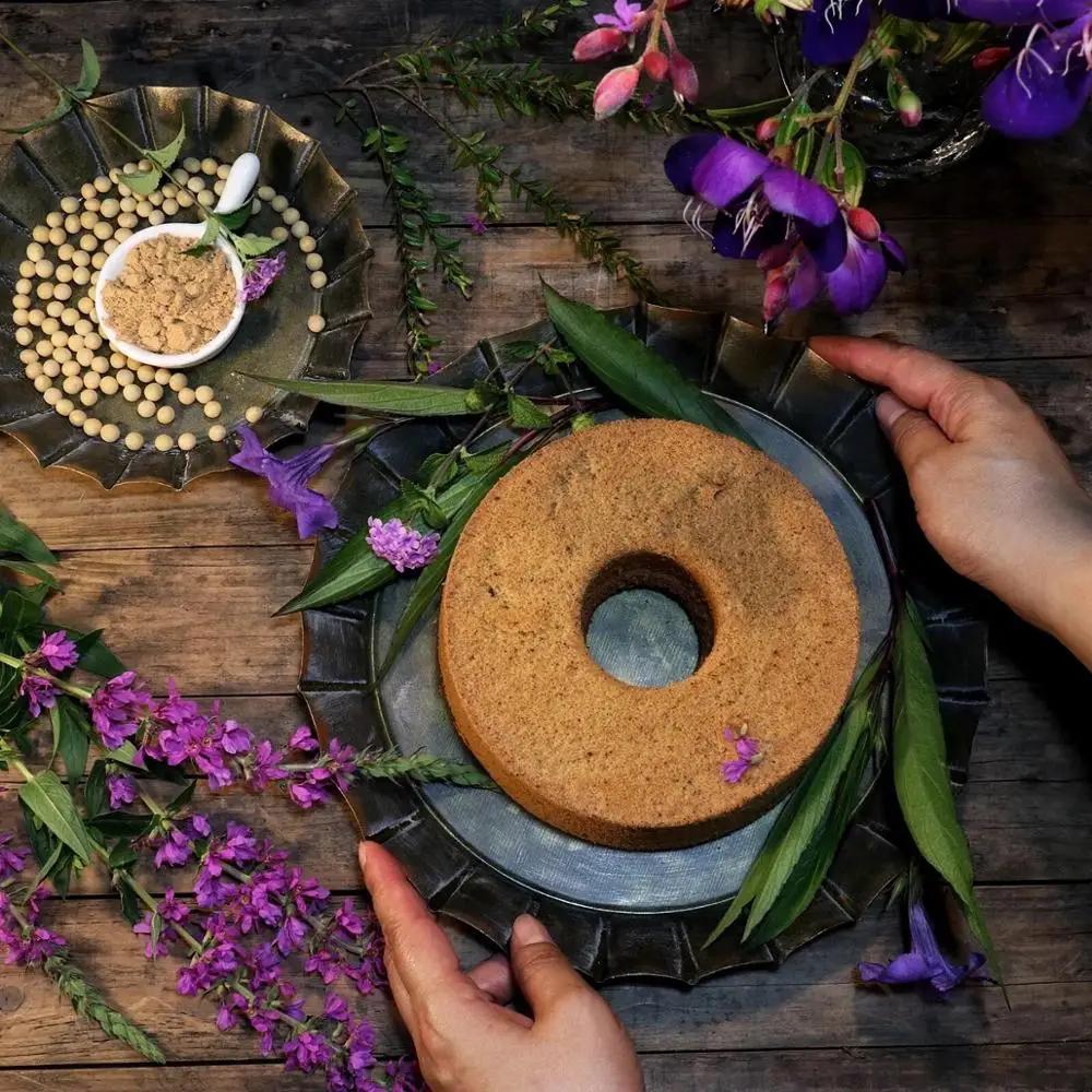 Unique Floral Rim Handcrafted Vintage Antique Metal Tray Ribboned Round Iron Tray Rustic Retro Tray for Home Church Wedding