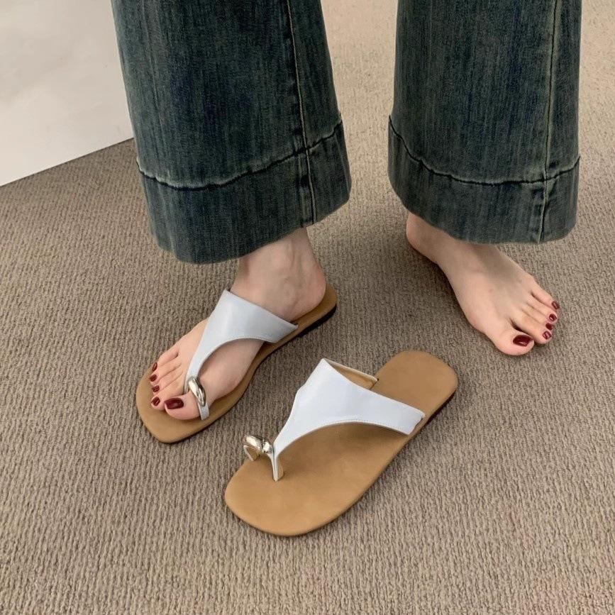 Korean designer set of toe flat-bottomed slippers for women's summer wear is not tiring, casual toe flip-flops, beach sandals