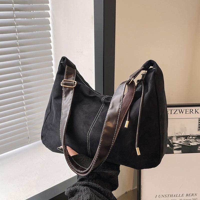 Spacious And Trendy Suede Tote Bag For Women Ideal For Daily Commuting And Fashion
