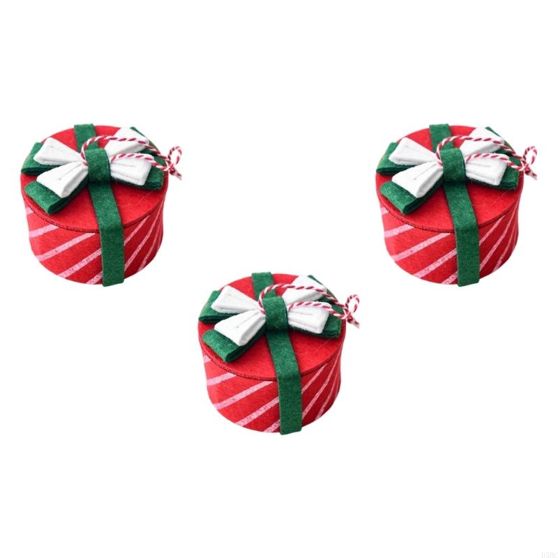 Small Christmas Decoration Set Colorful Hanging Gift Pouches Safe Component For Indoor Vacation Display