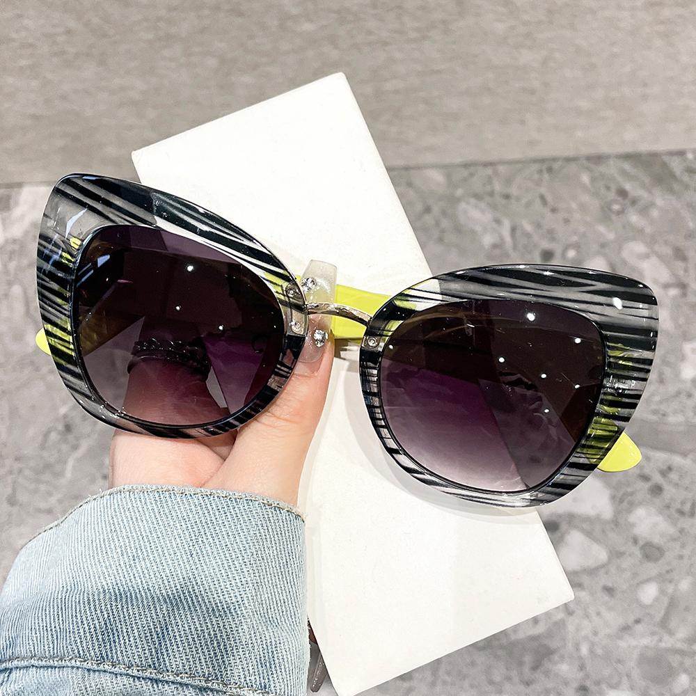 Fashion Oversized Square Cat Eye Sunglasses Women Men Trendy Big Frames Punk Sunshade Glasses Summer Travel Beach Supplies Props