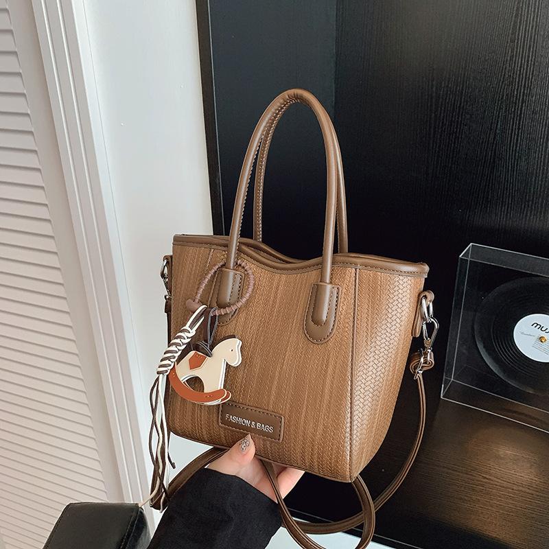 Premium sense niche contrasting color bag women's 2025 new trendy fashion shoulder handbag versatile messenger bucket bag