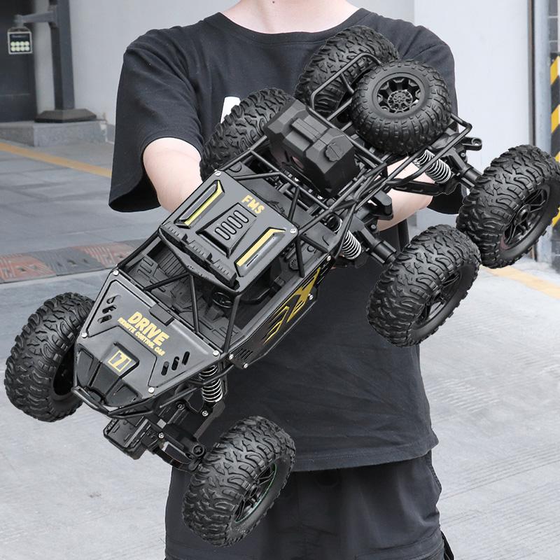 New 4/6Wdrc Car With Led Lights 2.4G Cross-Country Climbing Spray Racing Car Remote Control Electric Car Fall Resistant Boy Toys