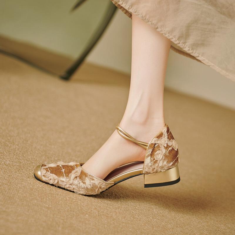 Sommer Damen Hohlsandalen Koreanische Version Gummi Weichsohle Schnalle Flachsohlige Sandalen Damen Rundkopf Übergröße Schuhe Neue Damenschuhe
