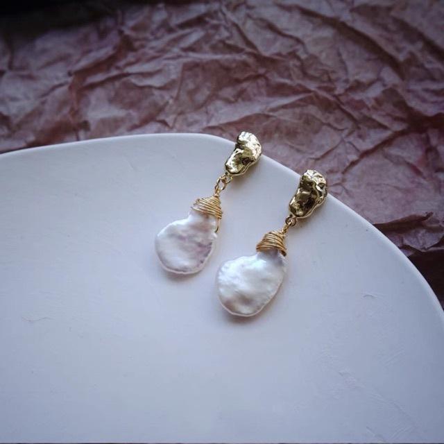 Simple light luxury retro winding natural keshi baroque petal pearl earrings 925 silver needle stud earrings women