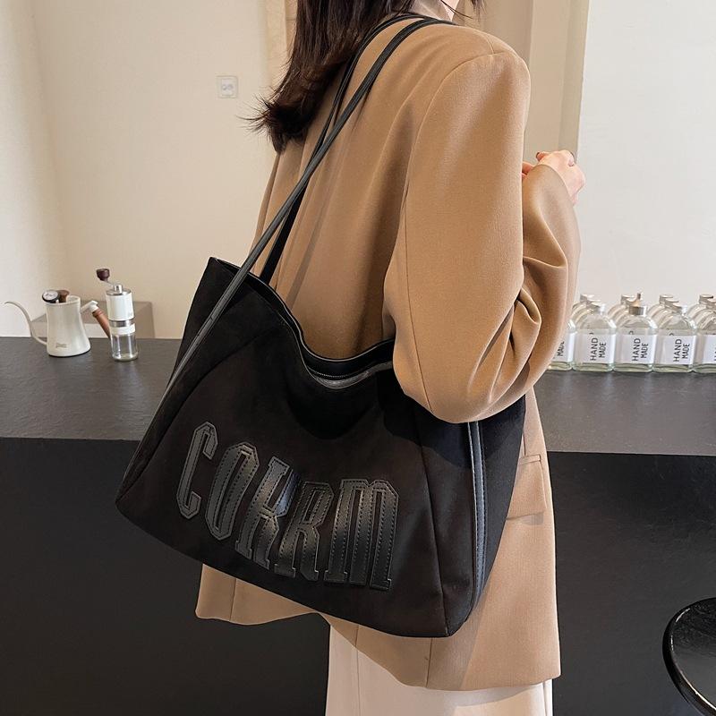 Leisure commuter tote bag women's large capacity 2025 new versatile shoulder shopping bag college student class bag