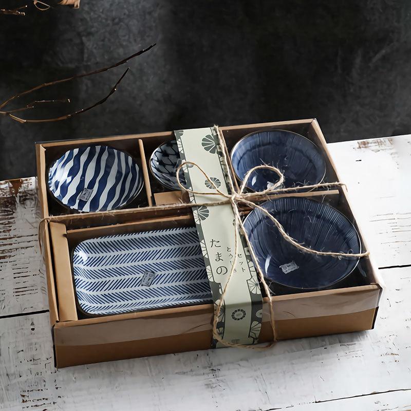 Japanese Style Blue and White Porcelain Dinnerware Sets for One Person Dinner Include Bowls, Plate, Chopsticks, Dishes Set Ceramic Gift Box Set of 6