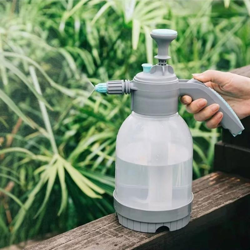 Practical and Durable Sprinkling Can High Performances Plastic Watering Device For Gardening Lovers And City Farmers