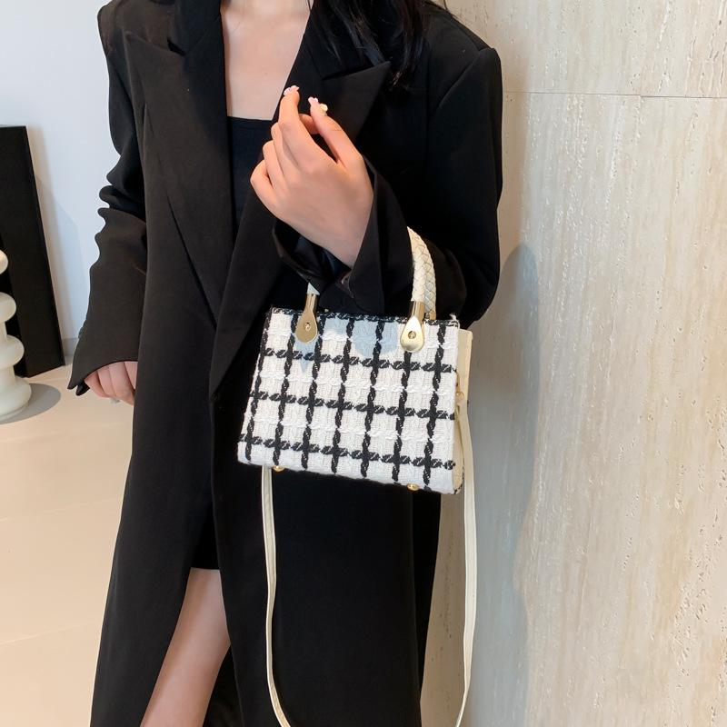 Versatile Plaid Square Shoulder Bags for Women Minimalist Ladies Adjustable Crossbody Bag Textured Female Purse Phone Handbags
