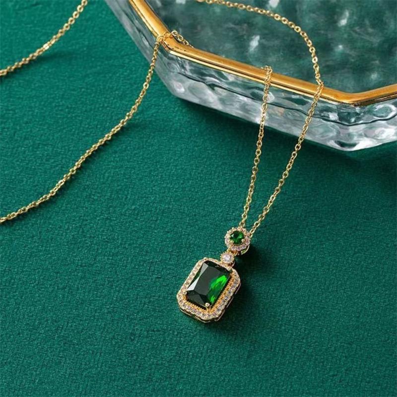 3Pcs Emerald Crystal Necklace Earrings Niche High-End Design Collarbone Chain Versatile Jewelry Set Banquet Wedding Jewelry Set