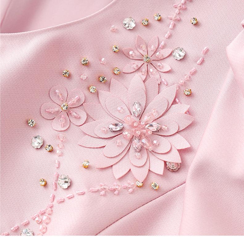 Elegantes leicht luxuriöses mit Diamanten besetztes Blumen-Abendkleid für Damen