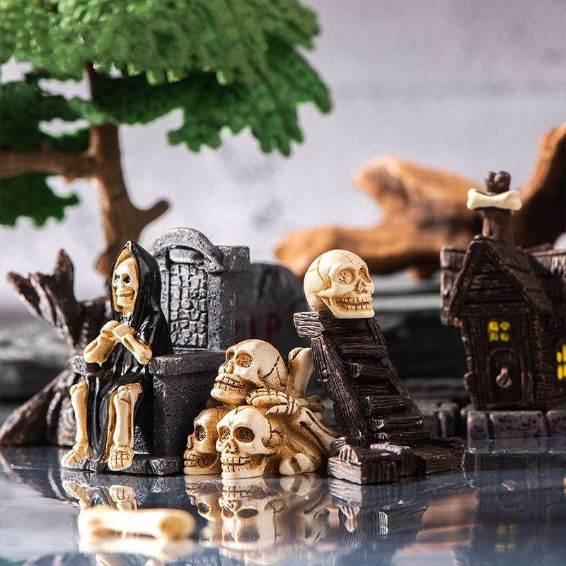 Halloween Skull Ornament Mummy Ghost Scary Desktop Decor Halloween Resin Miniatures Day of the Dead Kids Gift Micro Landscape