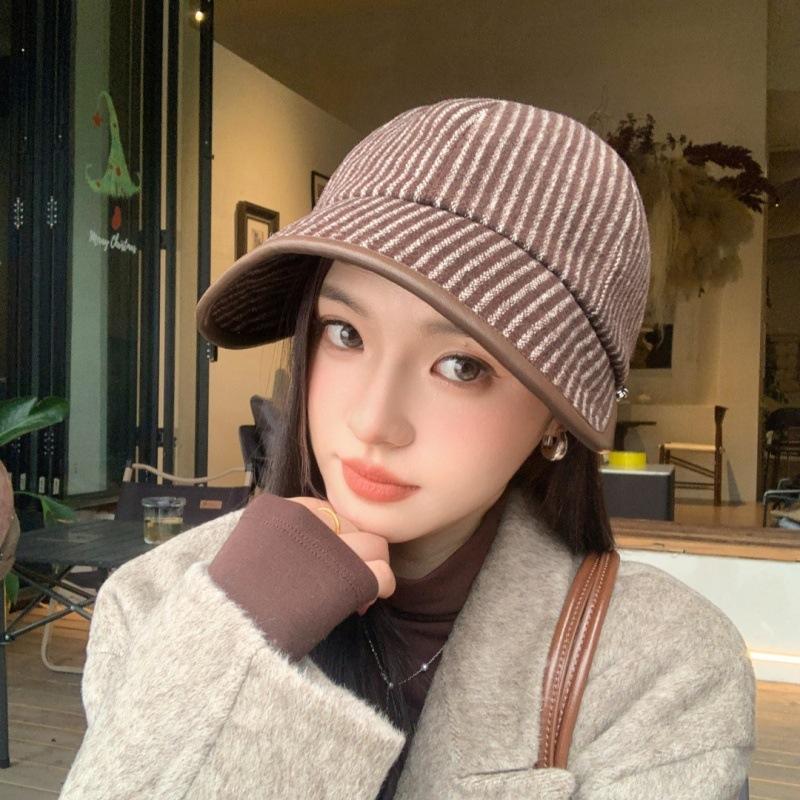 Manufacturer autumn and winter retro striped cap women's color matching hemming to show the face small casual hat spot