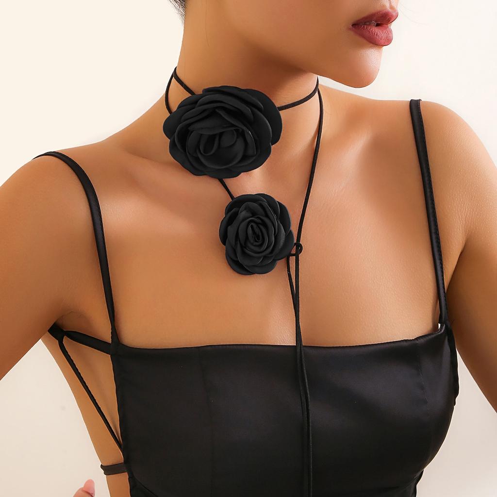 Collana a Choker con Cinturino Floreale e Rosa Tridimensionale Set di Collane Lunghe Camelia Francese Per Donna