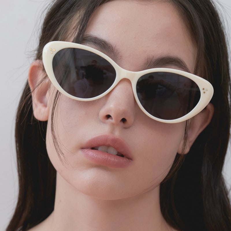 

One Brilliant Carmen-OB435-Ivory FREE