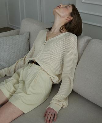 STEP AROUND Wide Pleated Texture Half Pants_Beige