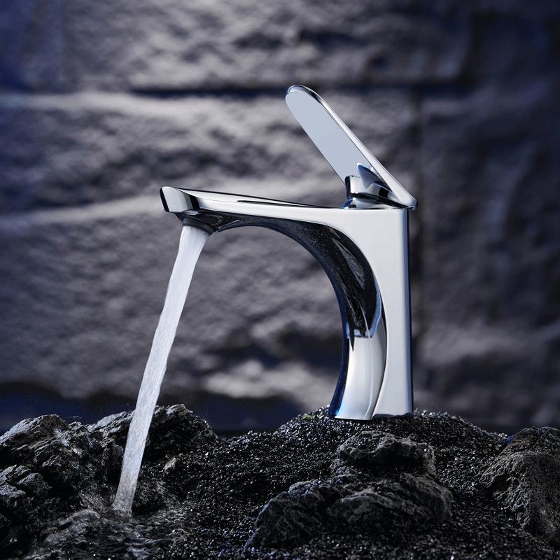 Best-selling Creative Zinc Alloy Sink Faucet Single Handle Modern Design Hot/Cold Water Functionality Deck Mounted School Use